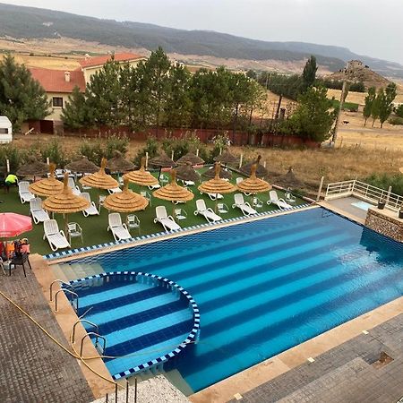 איפראן Auberge Tourtite מראה חיצוני תמונה
